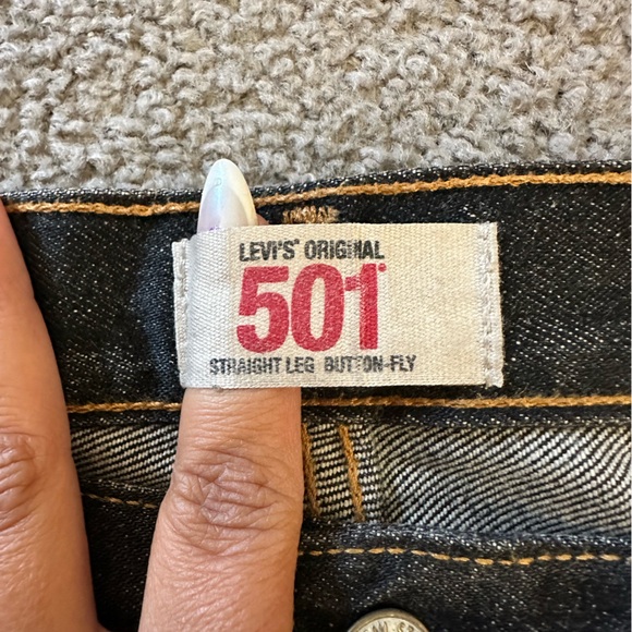 Levi’s 501 black button fly 38x31 (meas) - Picture 8 of 9
